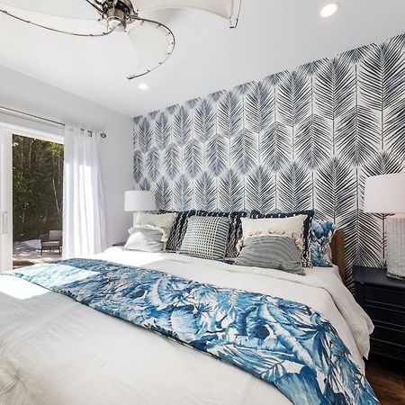 Sandy Pants - Designer Beach Chic Home Steps To Beach Backyard Oasis W Heated Pool Anna Maria Exteriér fotografie