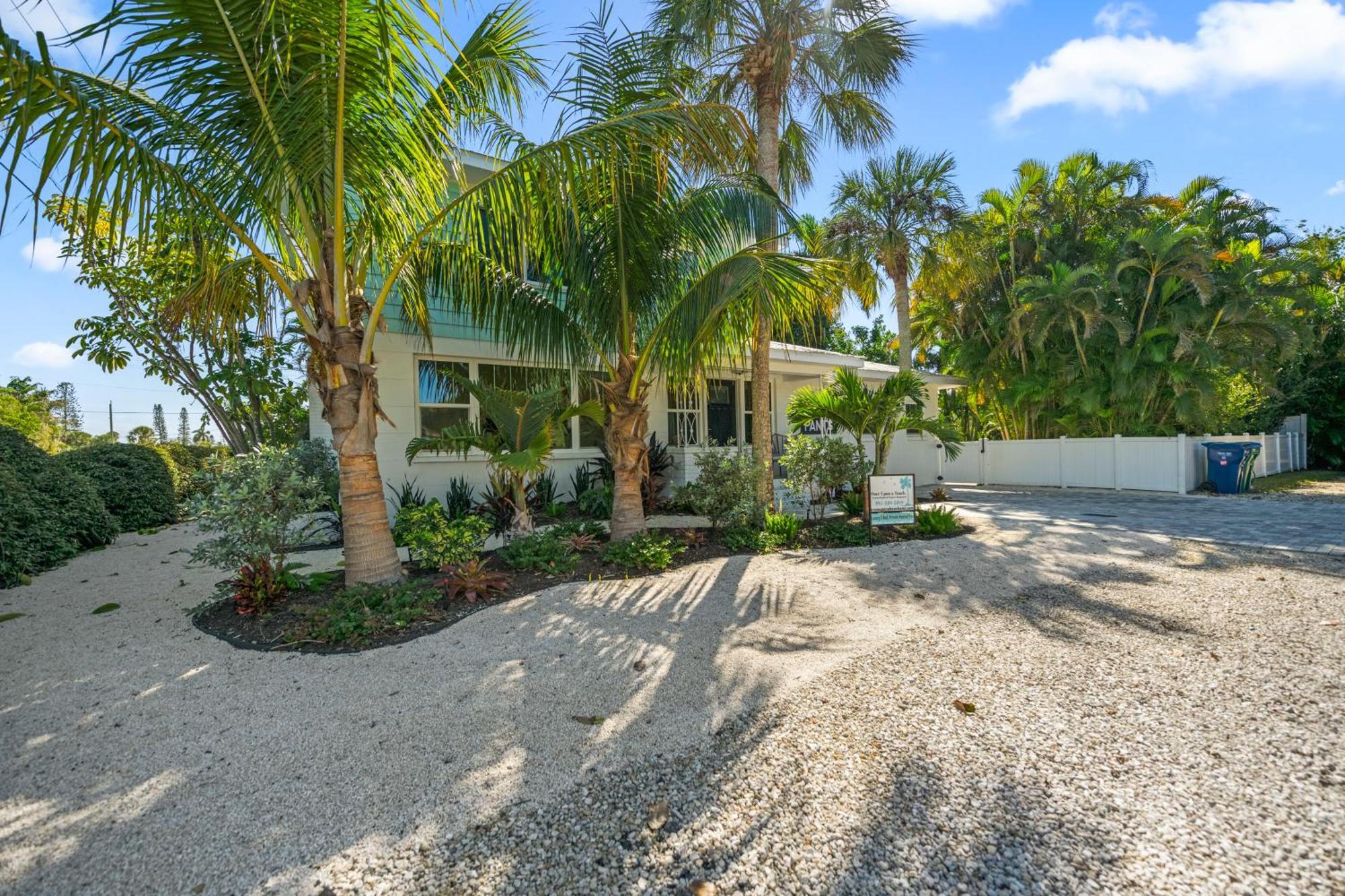 Sandy Pants - Designer Beach Chic Home Steps To Beach Backyard Oasis W Heated Pool Anna Maria Exteriér fotografie